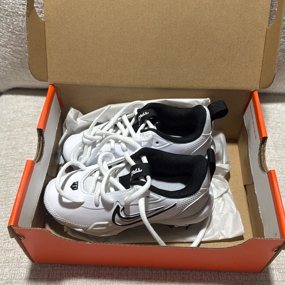 Force trout 9 keystone BG boys NIKE cleats